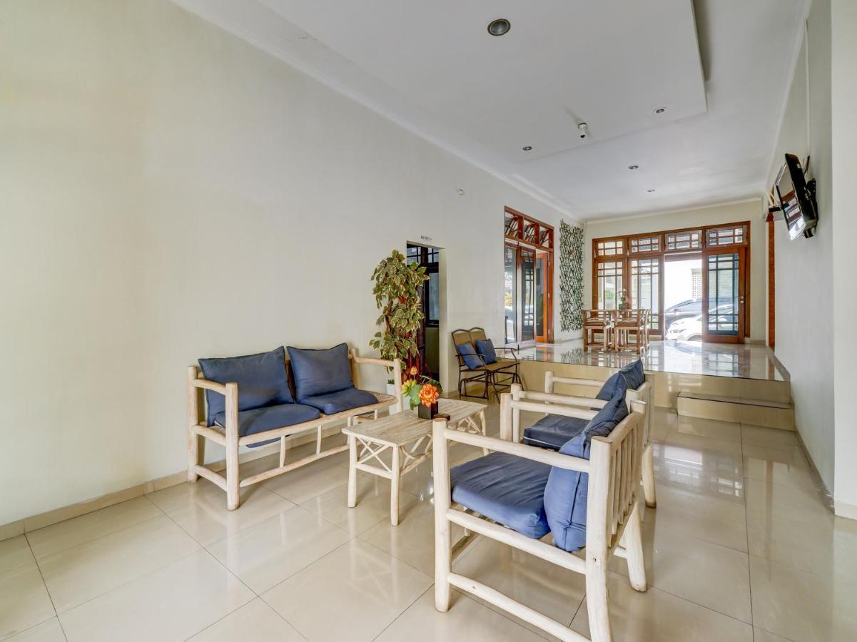 Hotel Collection O 3945 Bale Tardian Syariah à Melati Extérieur photo